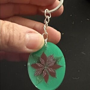 Elegant Green Floral Keychain